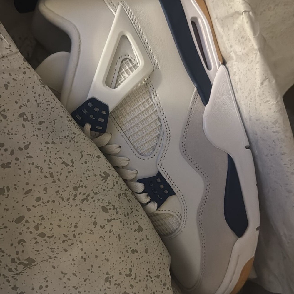 Jordan 4's
